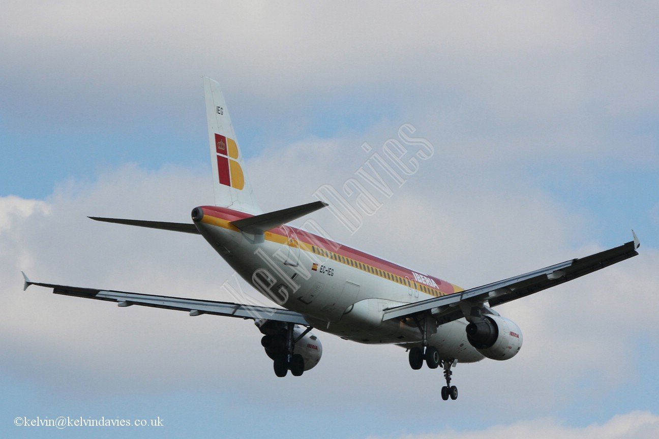 Iberia A320 EC-IEG