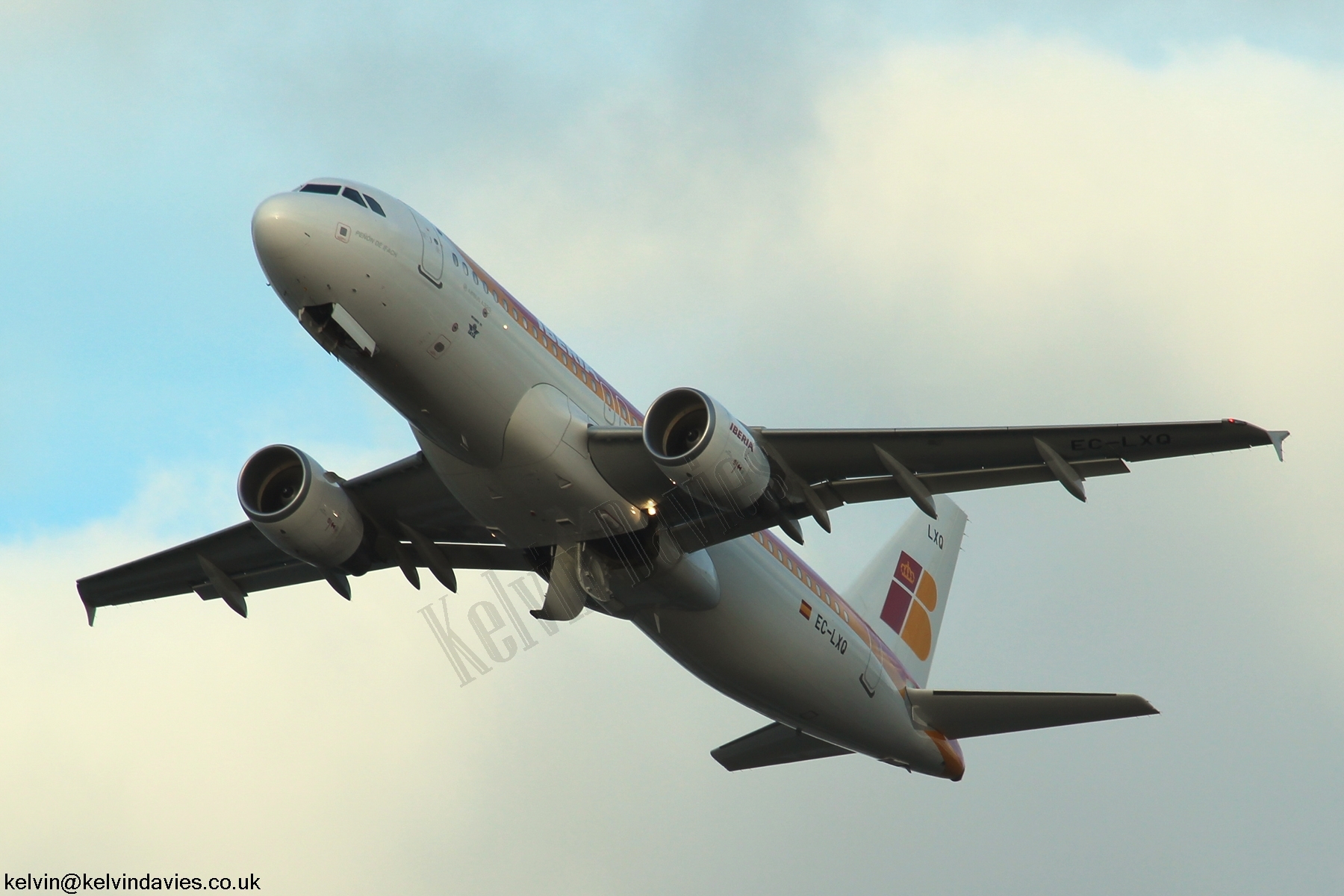 Iberia A320 EC-LXQ