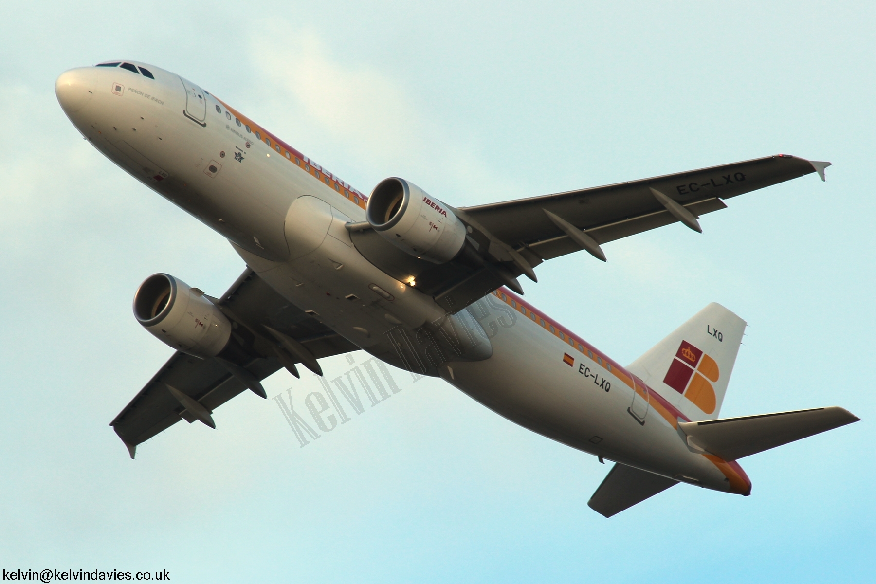 Iberia A320 EC-LXQ