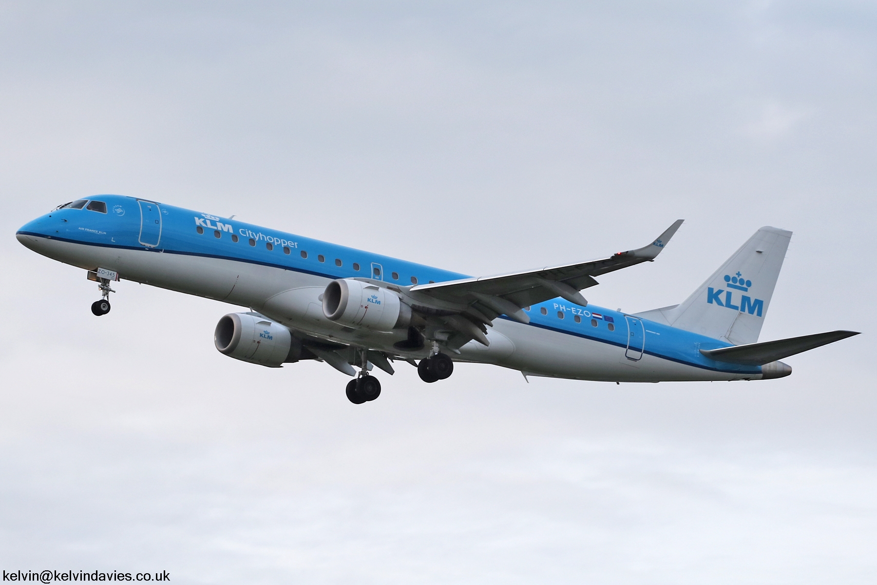 KLM Emb 190 PH-OZO