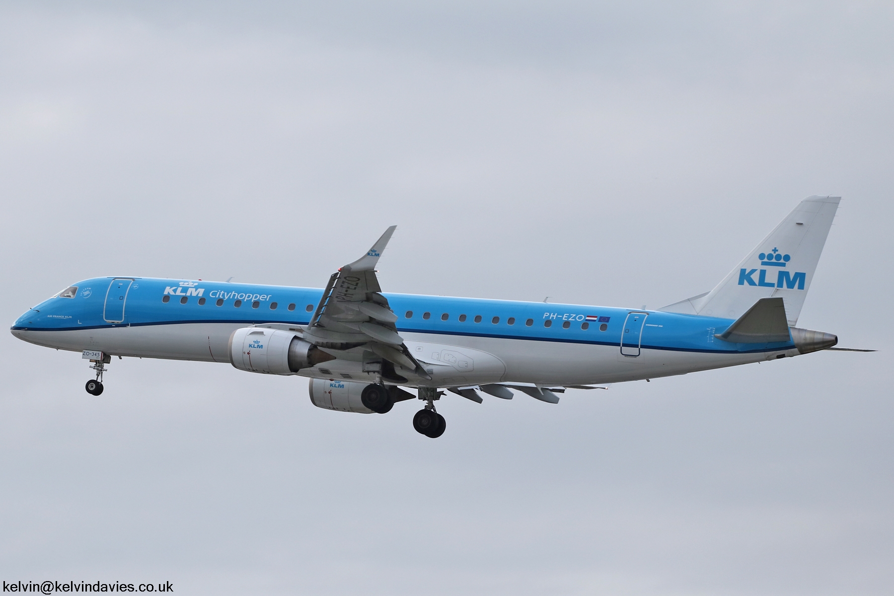 KLM Emb 190 PH-OZO