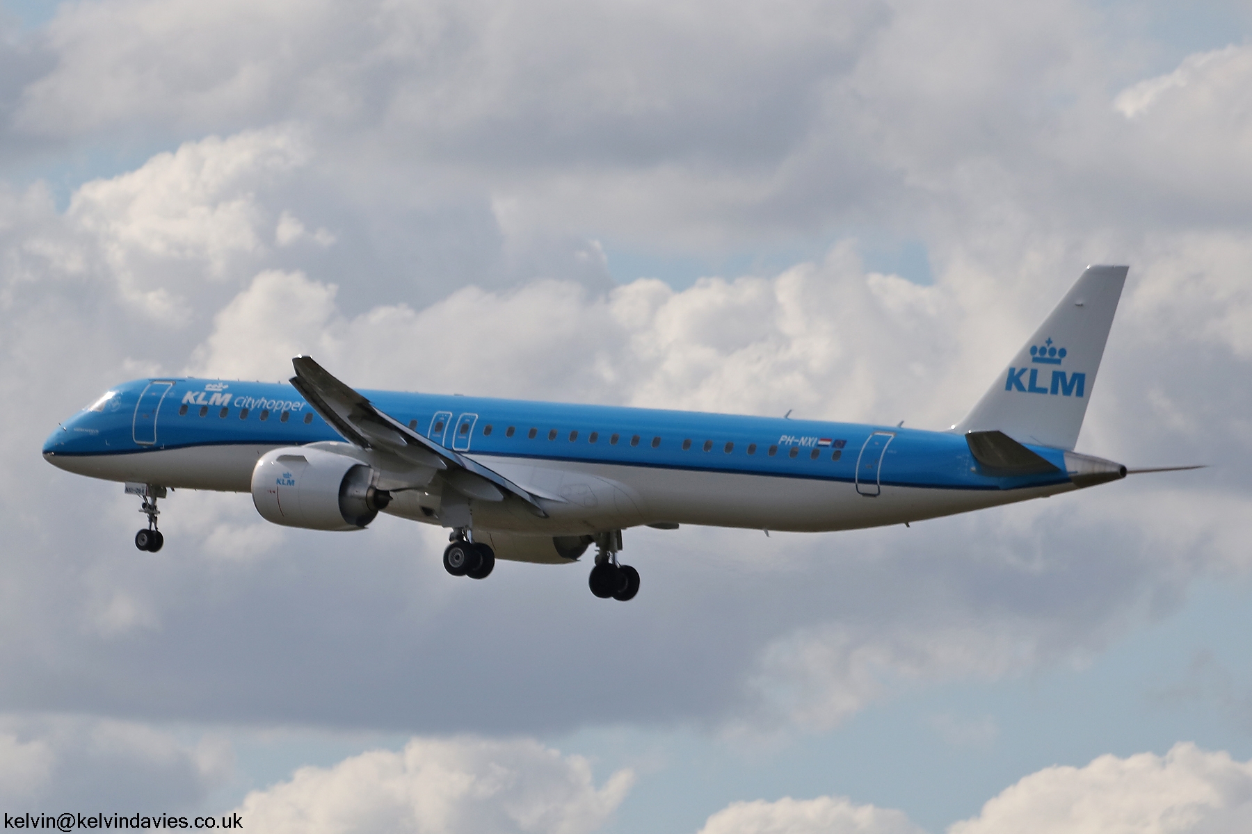 KLM cityhopper EMB-195 PH-NXI