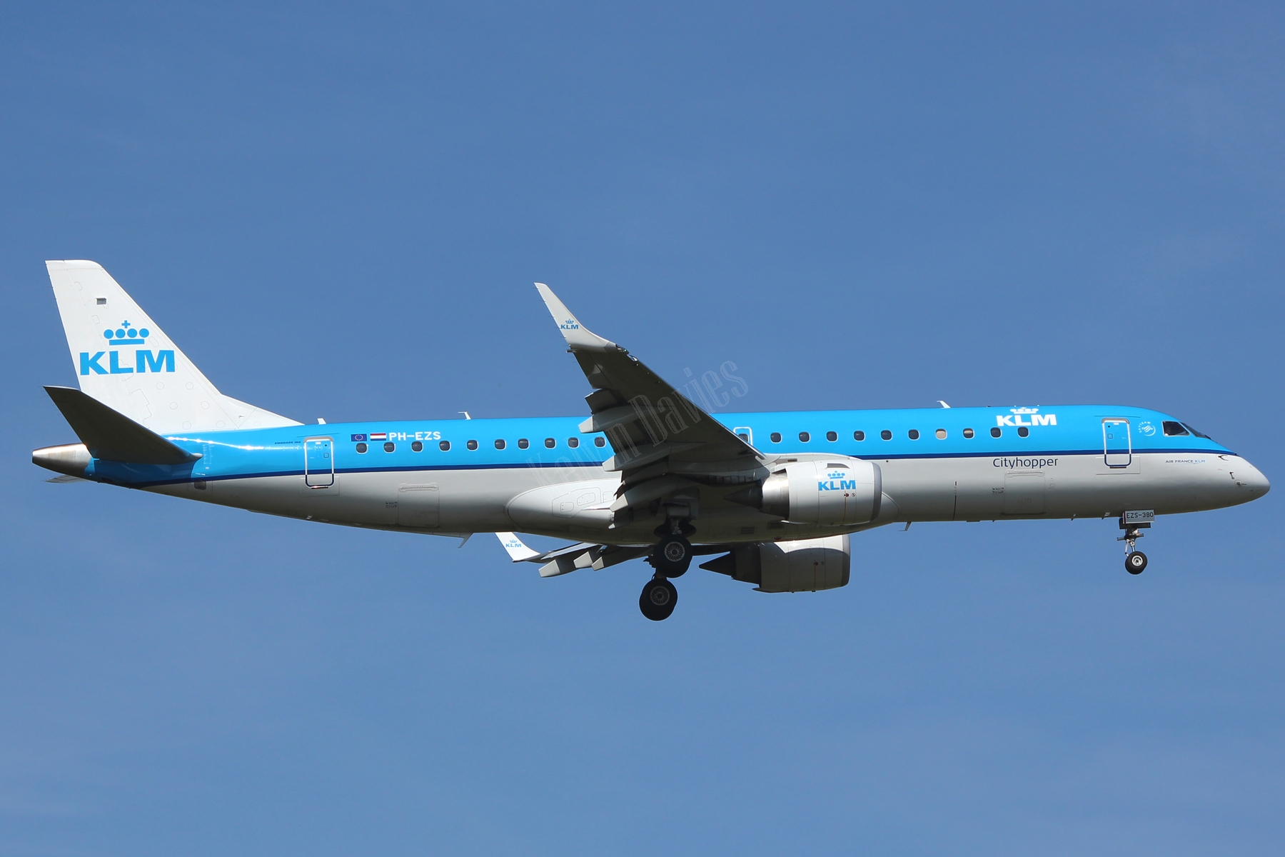 KLM Cityhopper E190 PH-EZS