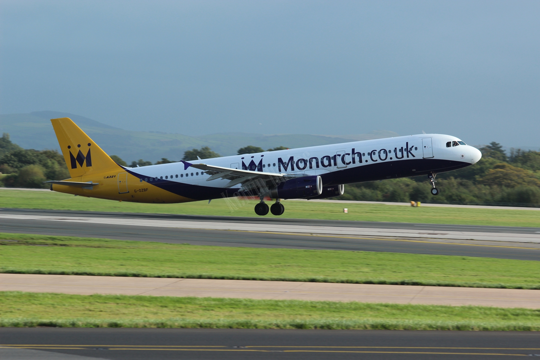 Monarch Airlines A321 G-OZBF
