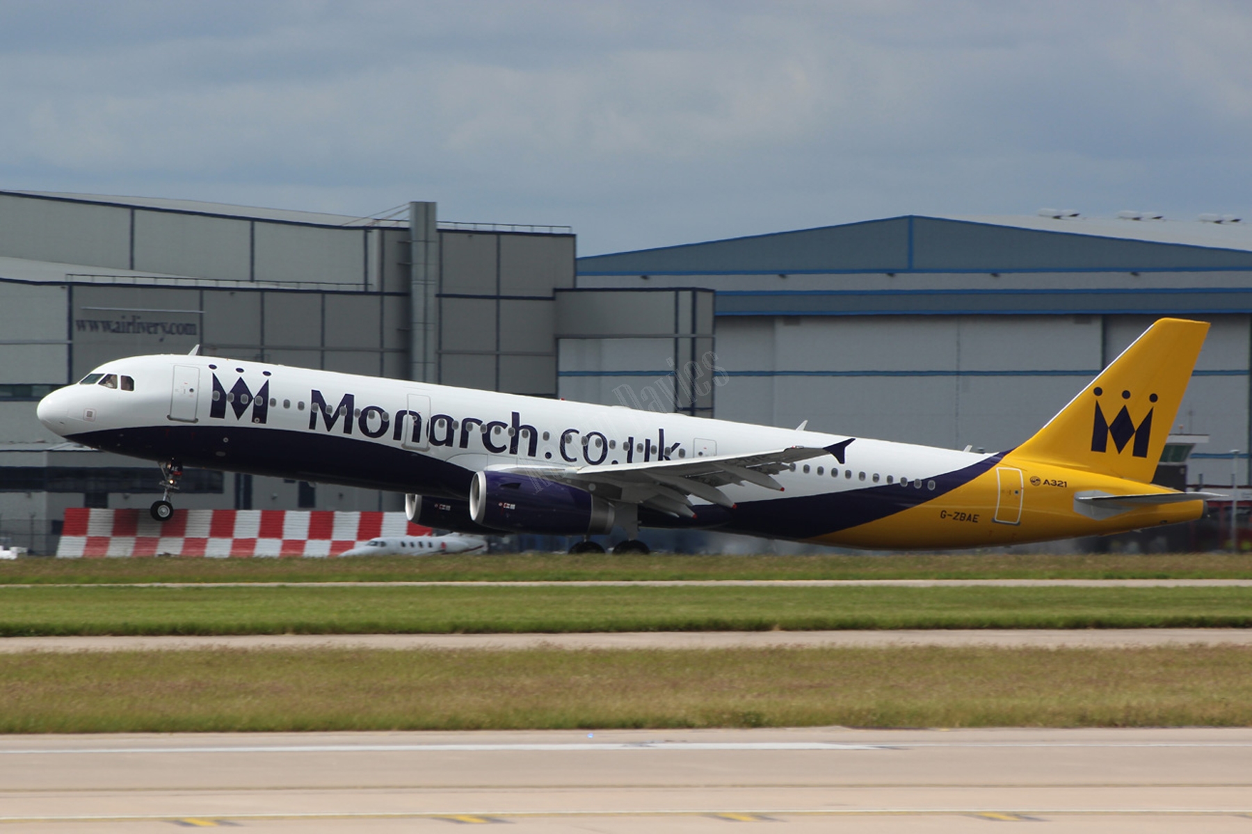 Monarch Airlines A321 G-ZBAE