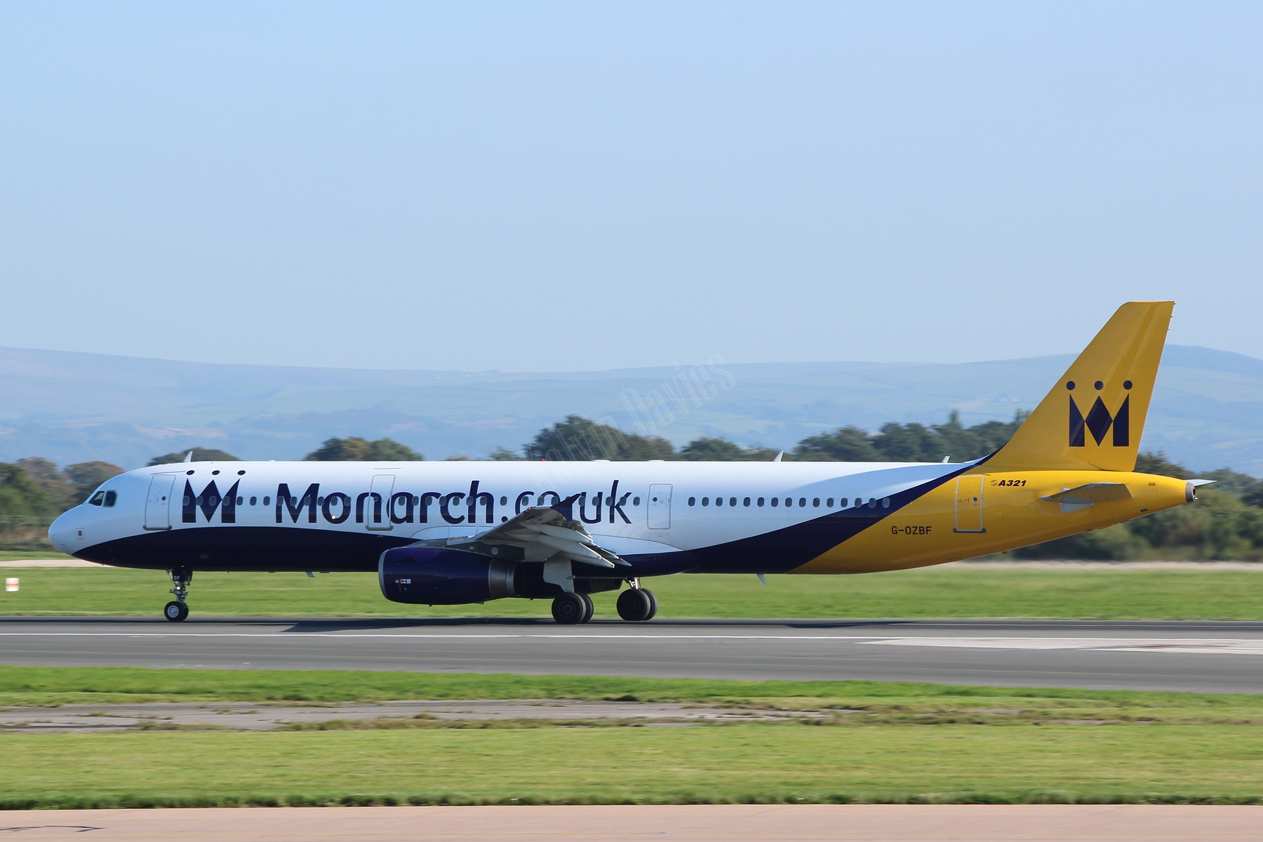 Monarch Airlines A321 G-OZBF