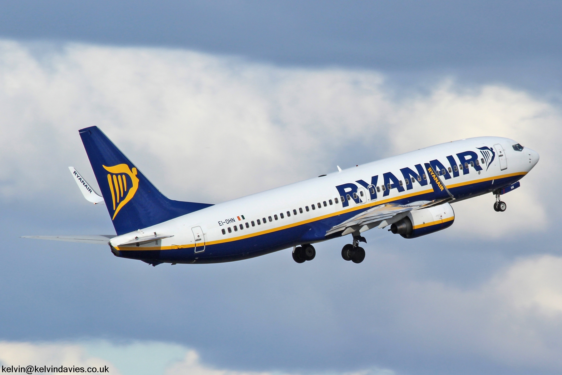 Ryanair 737NG EI-DHN