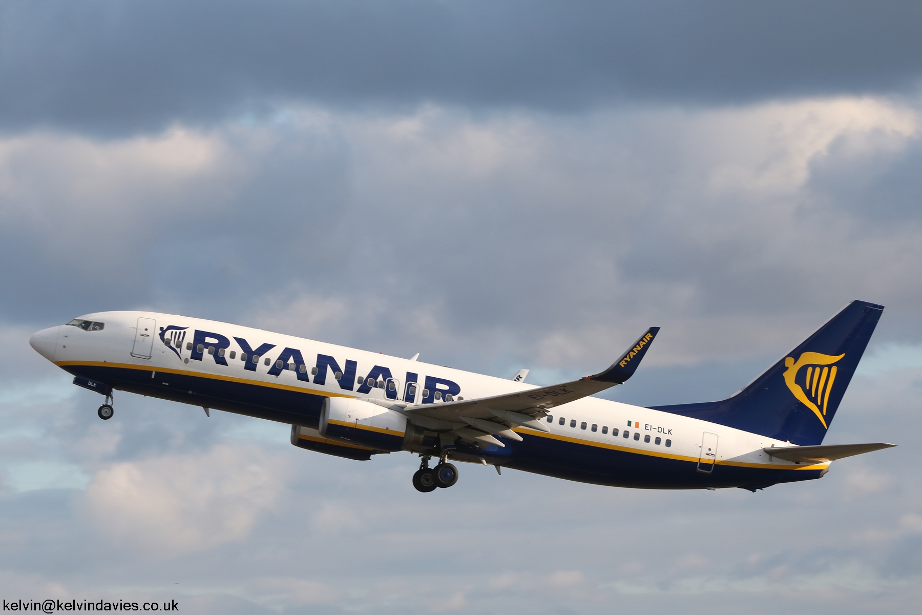 Ryanair 737NG EI-DLK