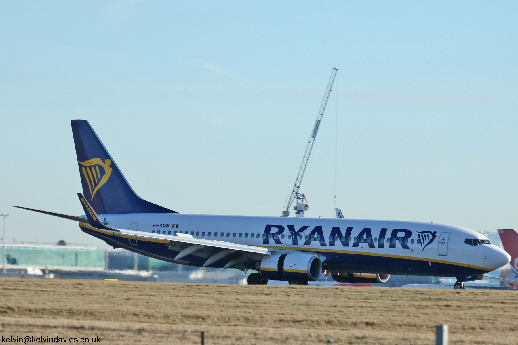 Ryanair 737NG EI-DWM