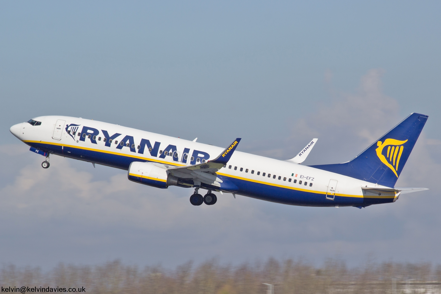 Ryanair 737NG EI-EFZ