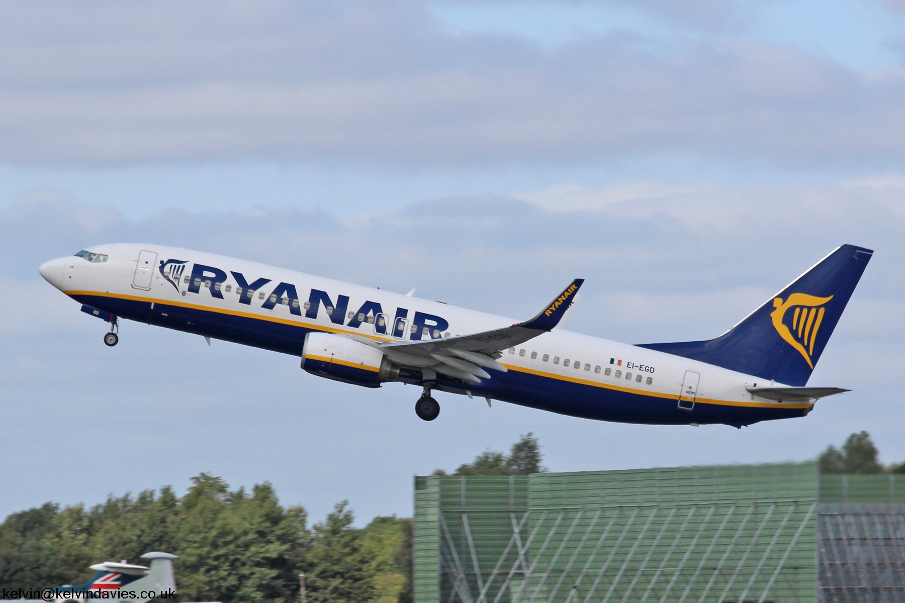 Ryanair 737-800 EI-EGD