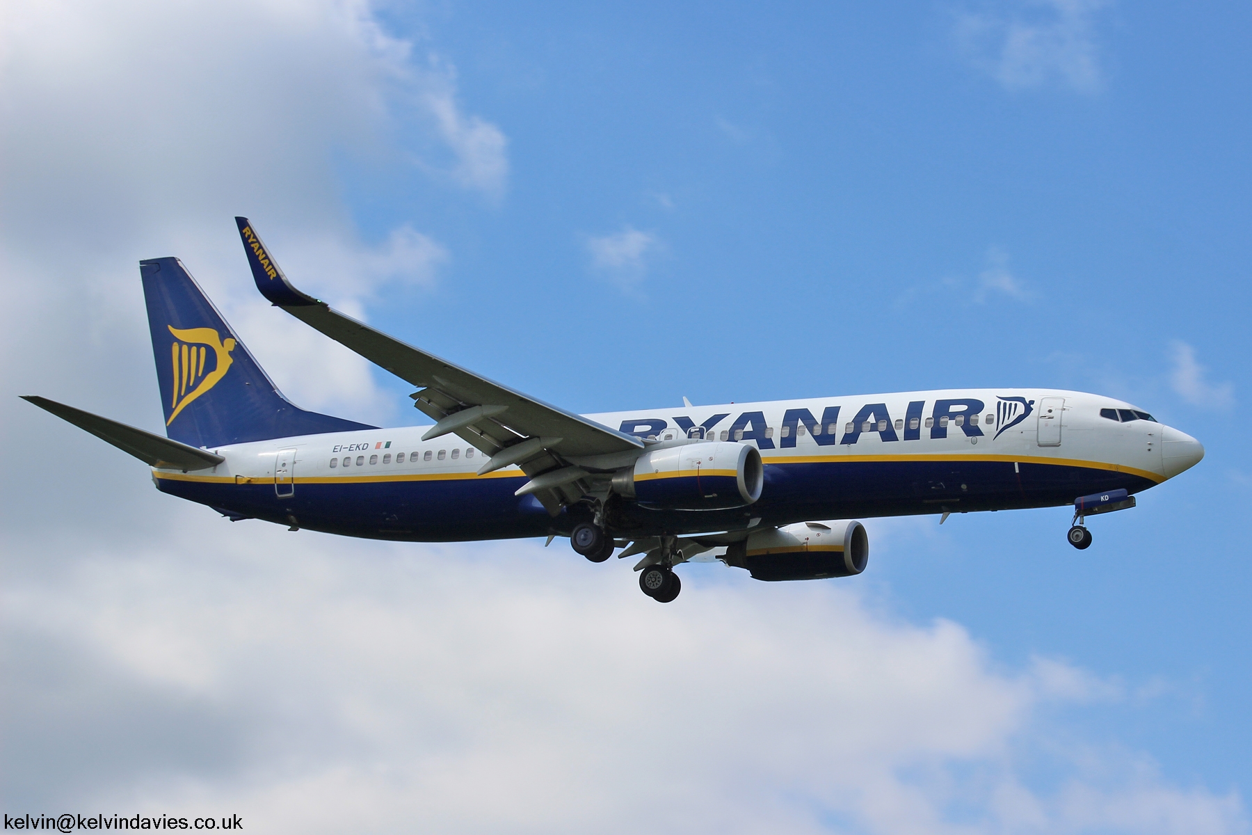 Ryanair 737 EI-EKD