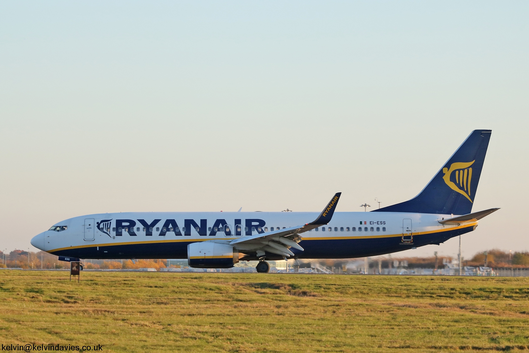 Ryanair 737NG EI-ESS