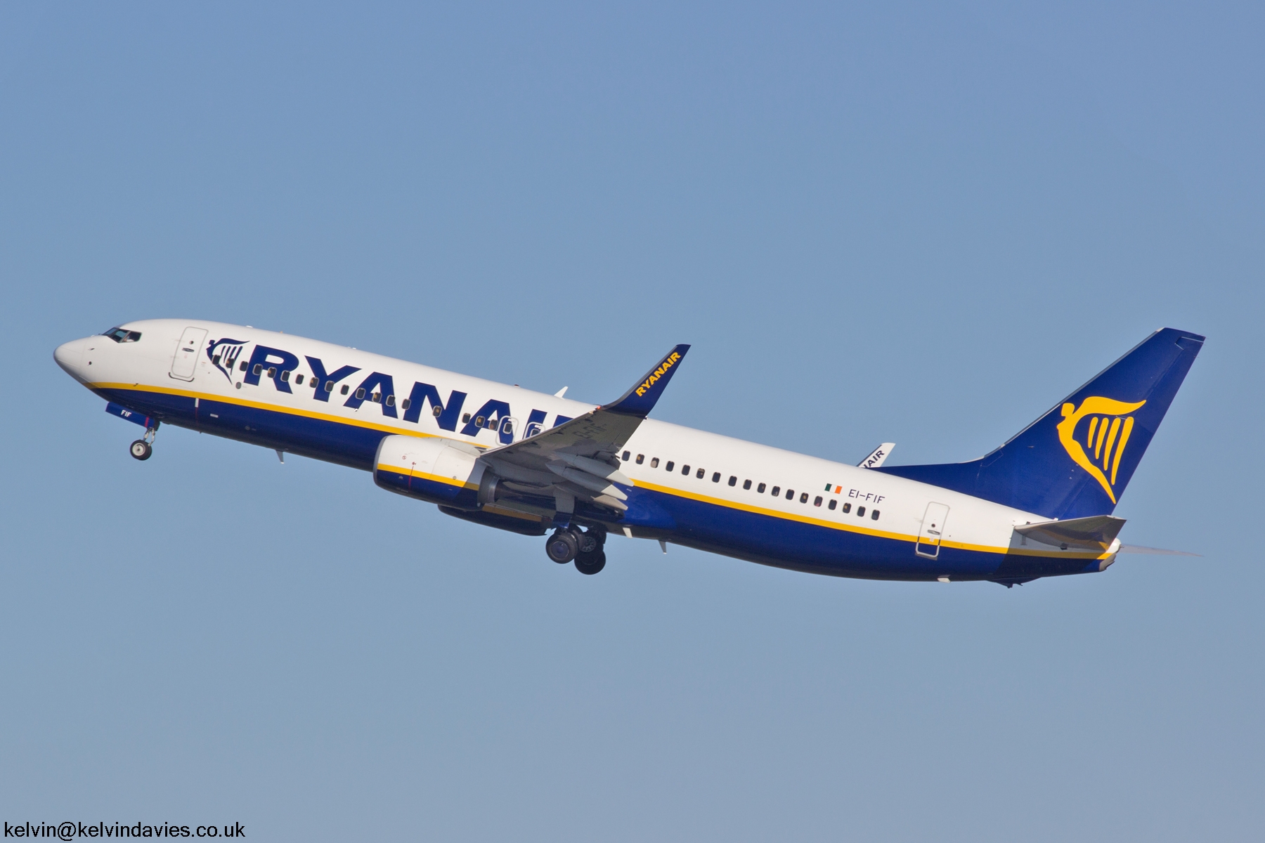 Ryanair 737NG EI-FIF