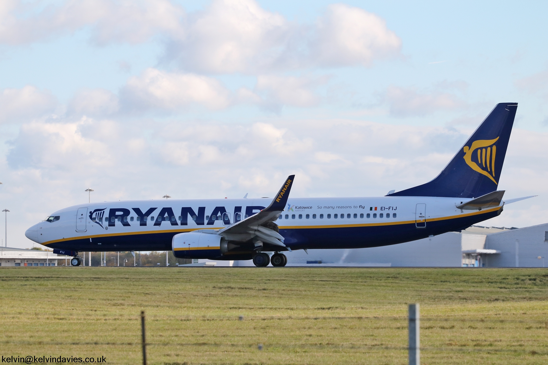 Ryanair 737NG EI-FIJ