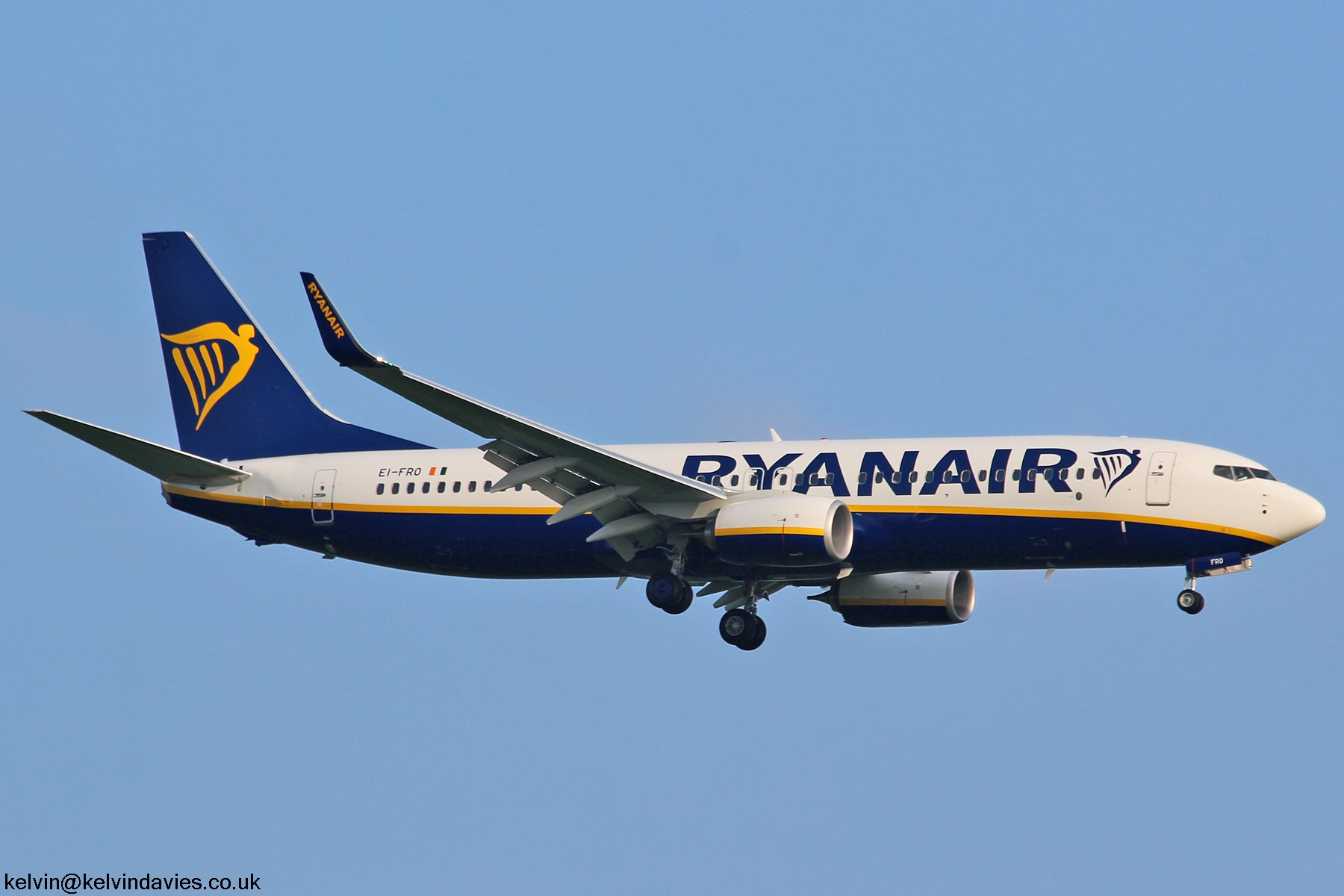 Ryanair 737NG EI-FRO
