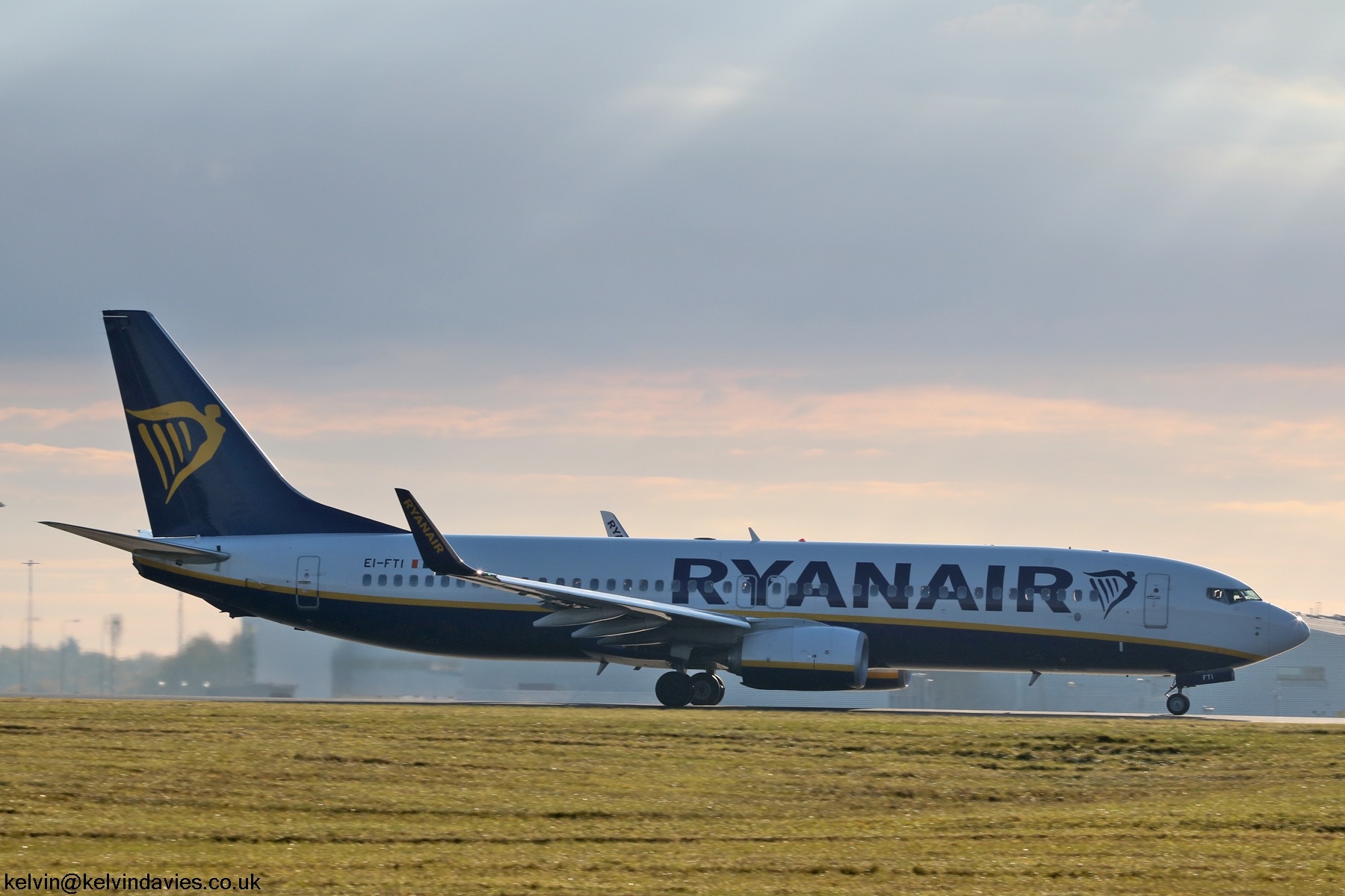 Ryanair 737NG EI-FTI