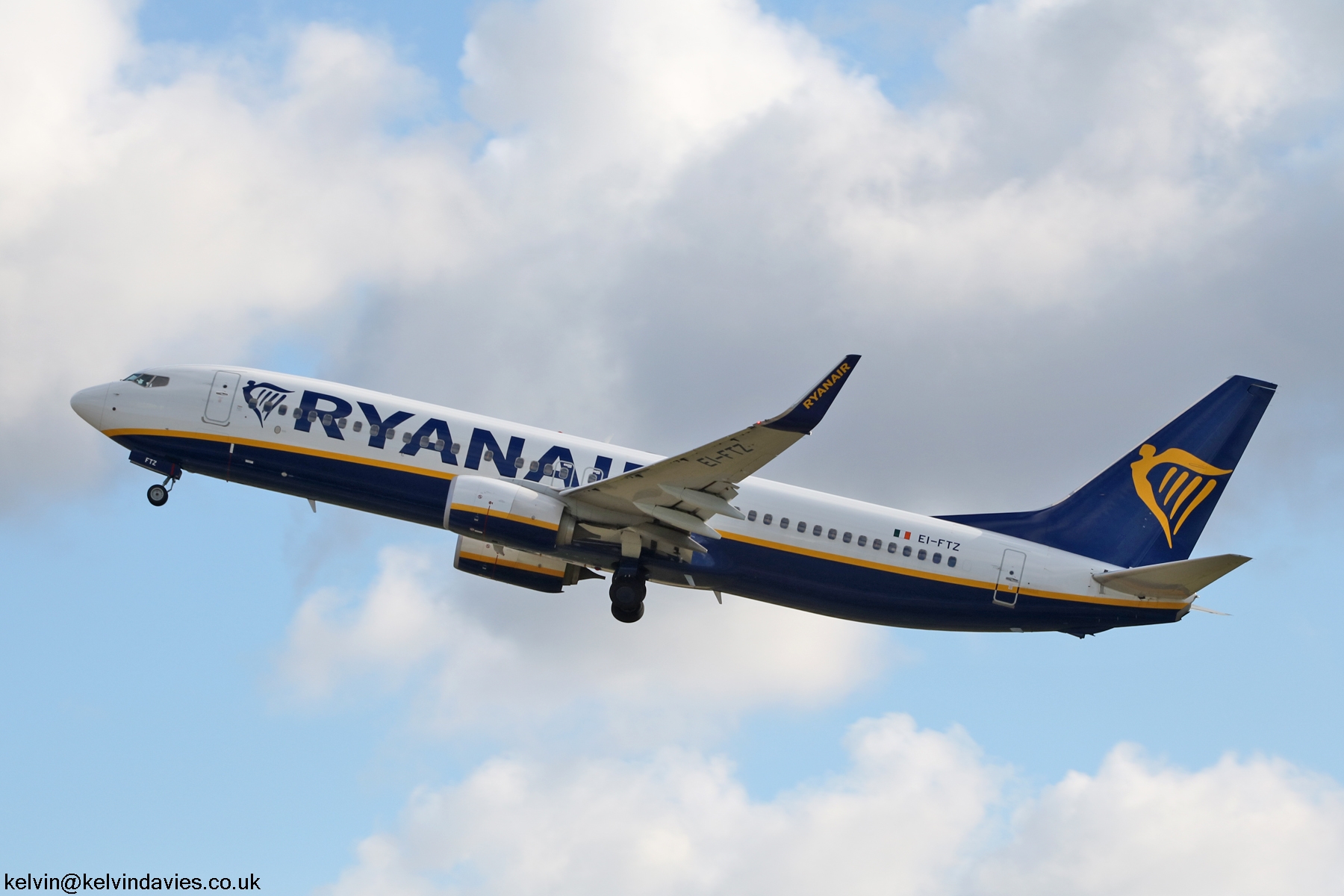 Ryanair 737NG EI-FTZ
