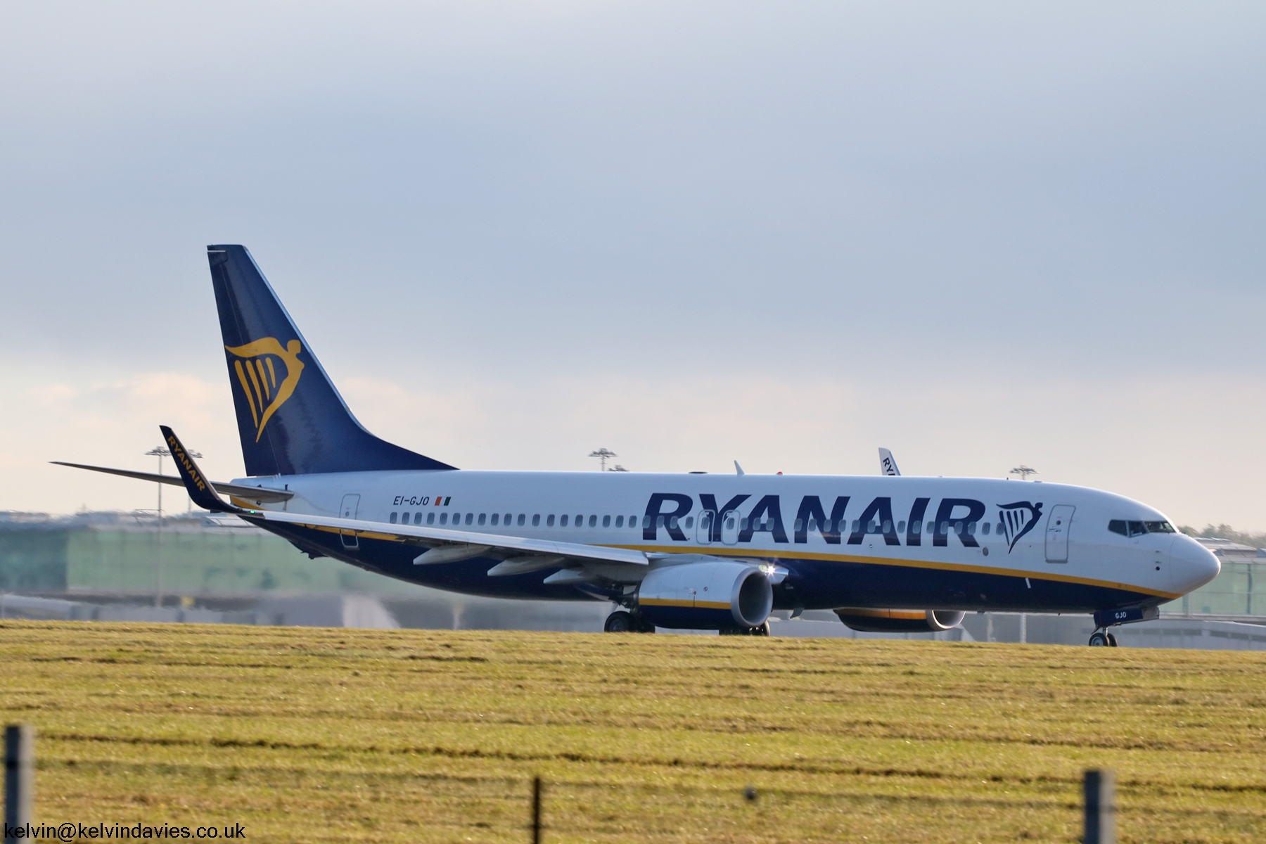 Ryanair 737NG EI-GJO