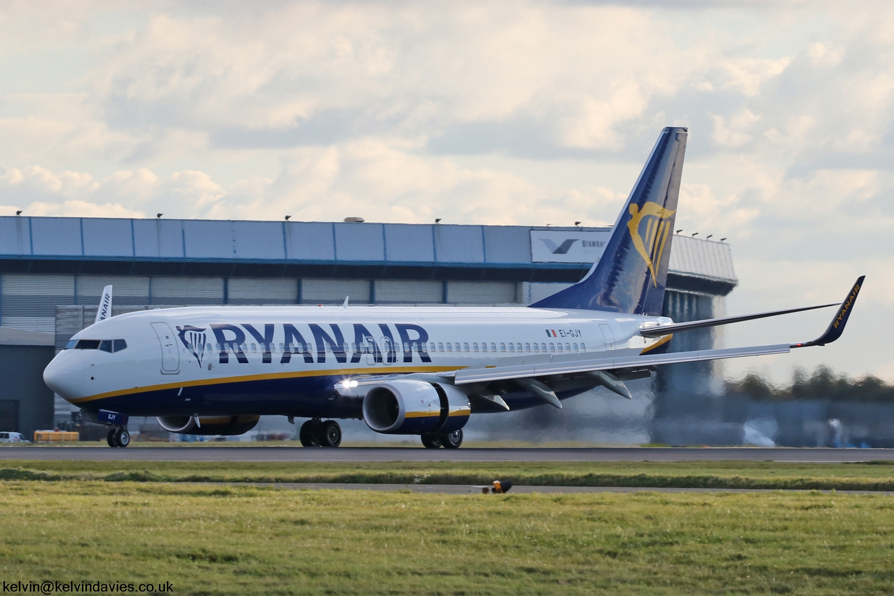 Ryanair 737NG EI-GJY