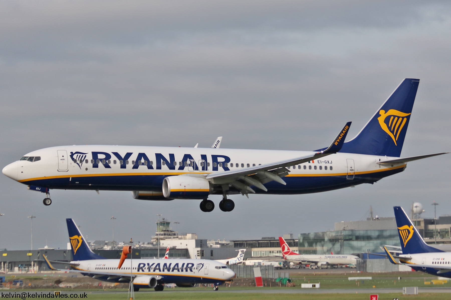 Ryanair 737NG EI-GXJ