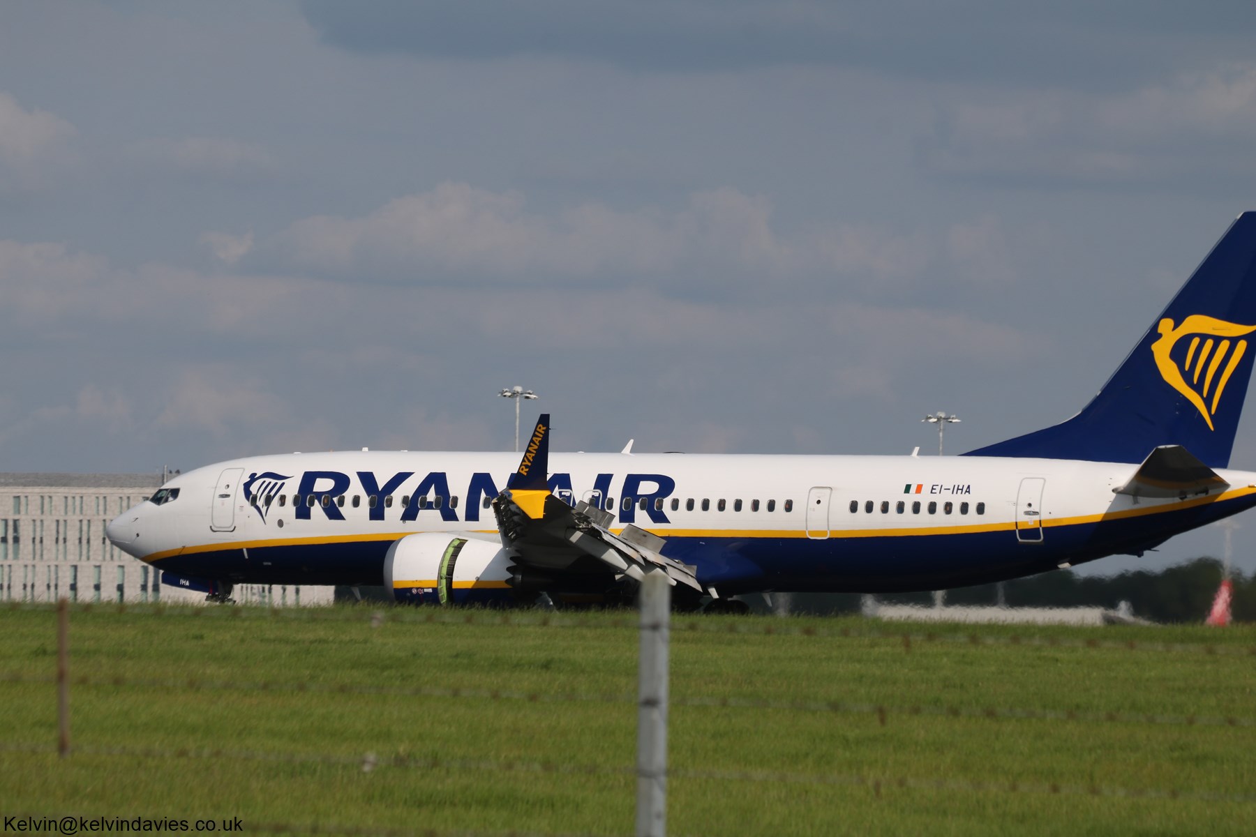 Ryanair 737MAX EI-IHA