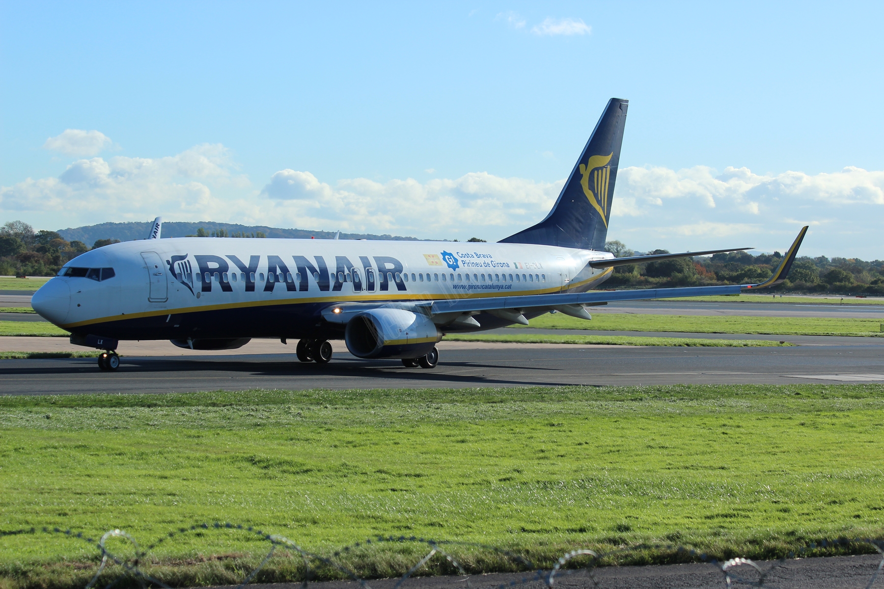 Ryanair 737 EI-DLX