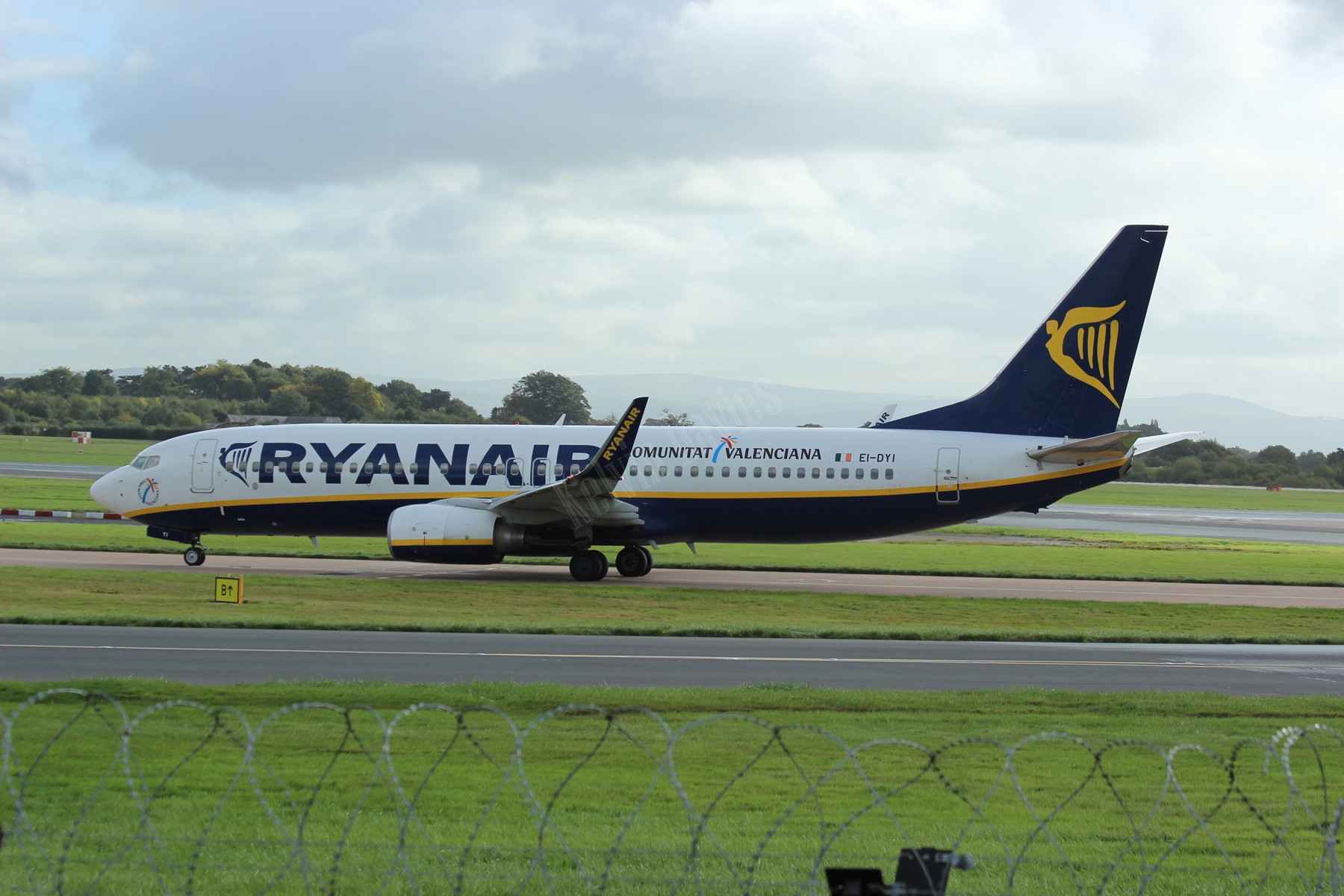 Ryanair 737 EI-DYI