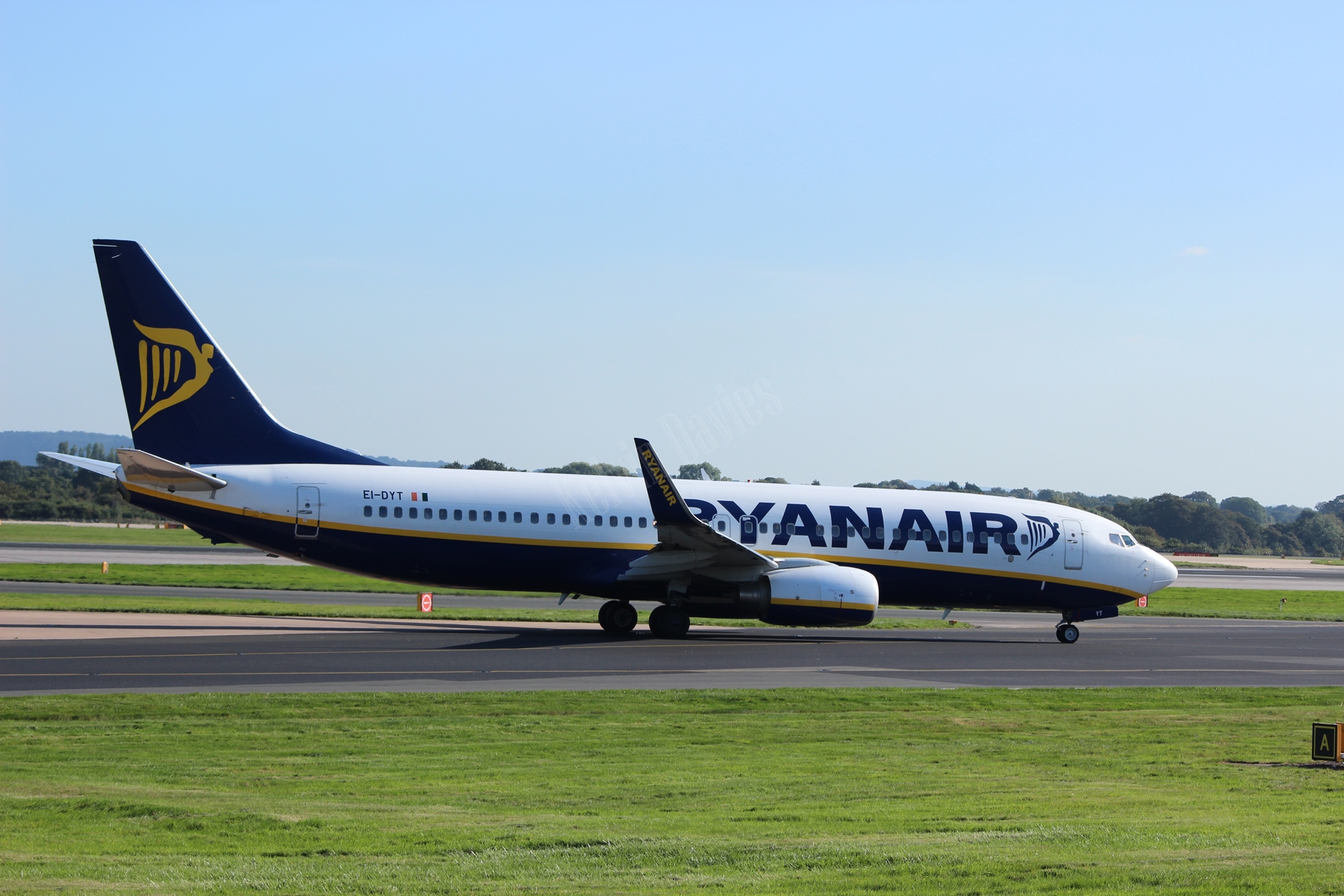 Ryanair 737 EI-DYT