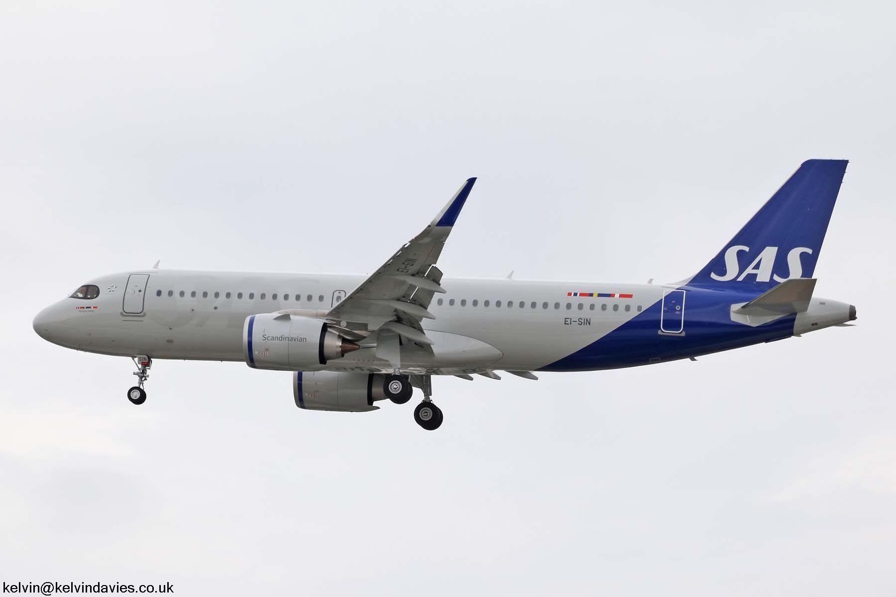 Scandinavian Airlines A320 EI-SIN