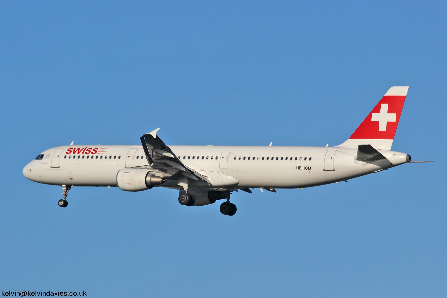 Swiss A321 HB-IOM