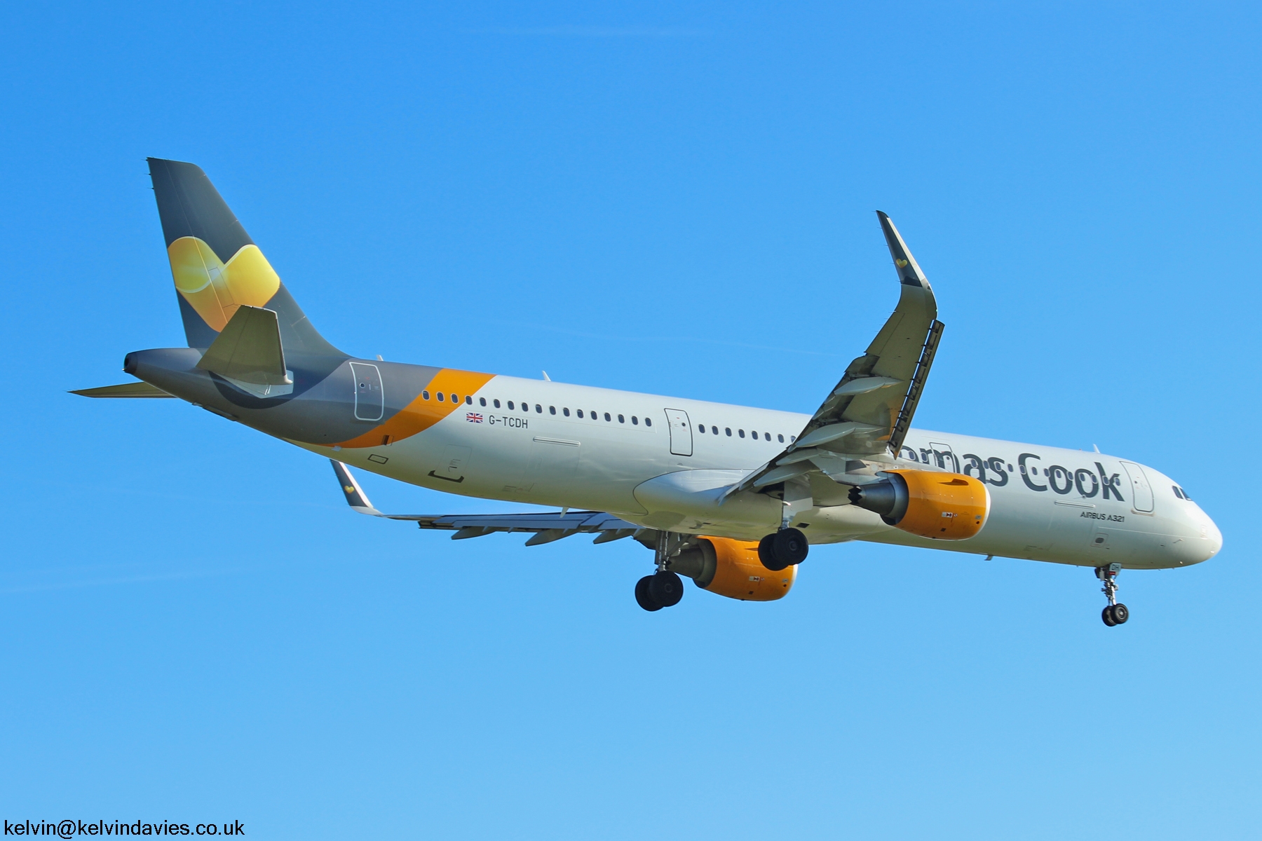 Thomas Cook A3210 G-TCDH