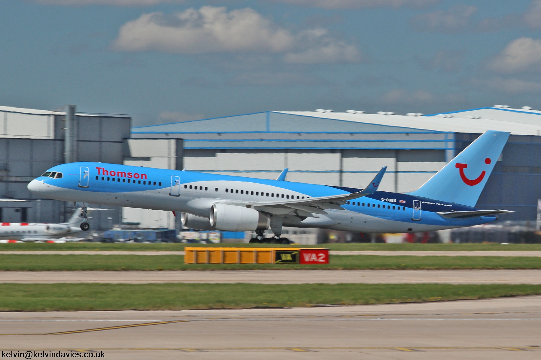 TUI 757 G-OOBN