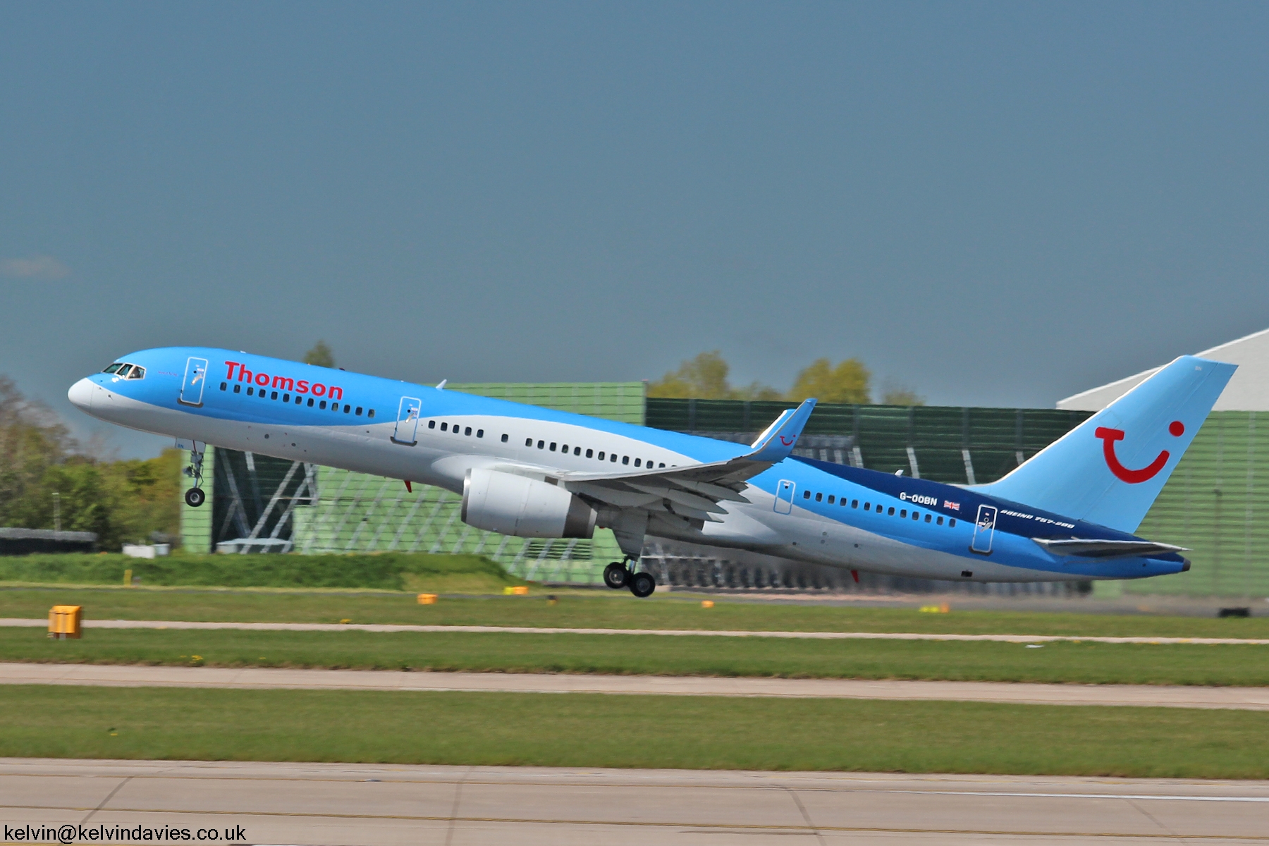 TUI 757 G-OOBN