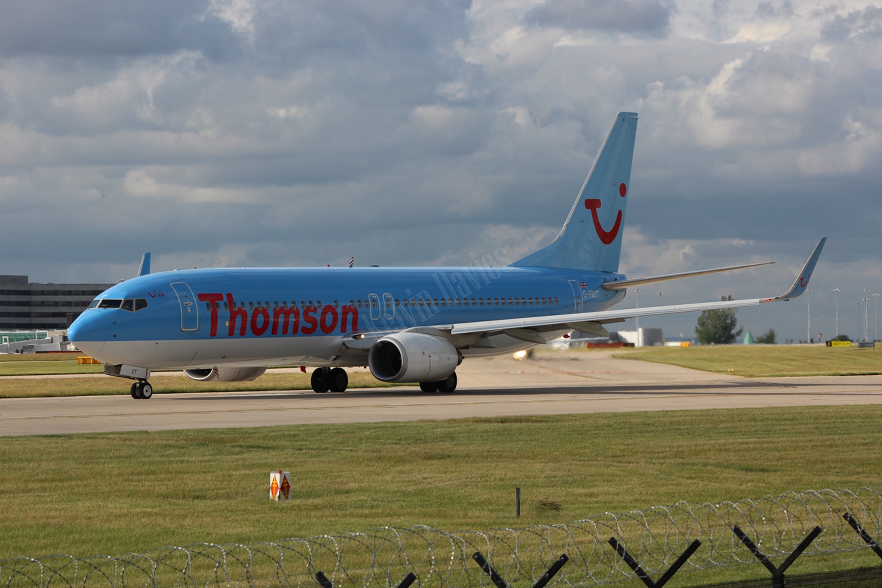 Thomson Airways 737 G-FDZT
