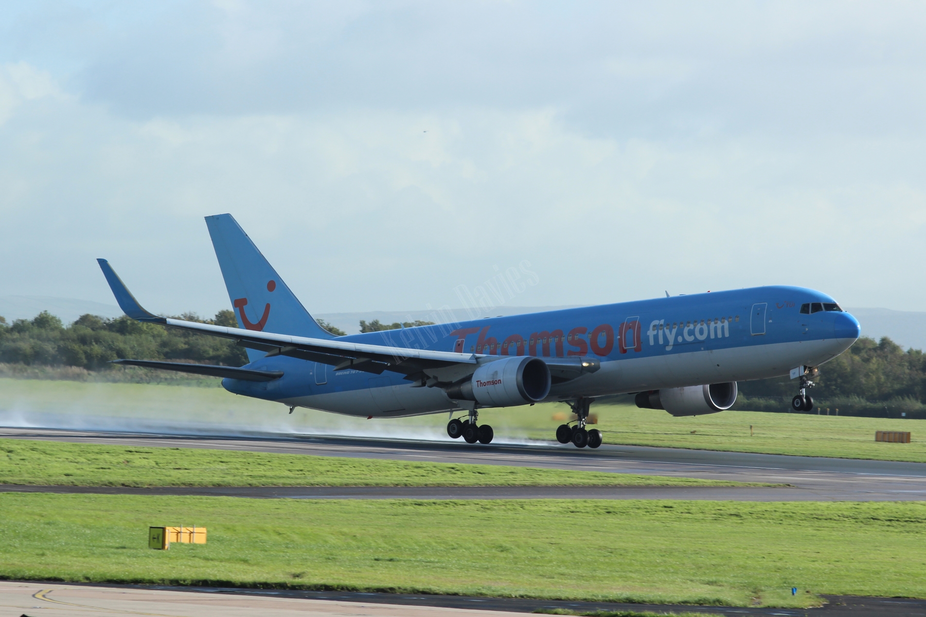 Thomson Airways 767 G-OBYF