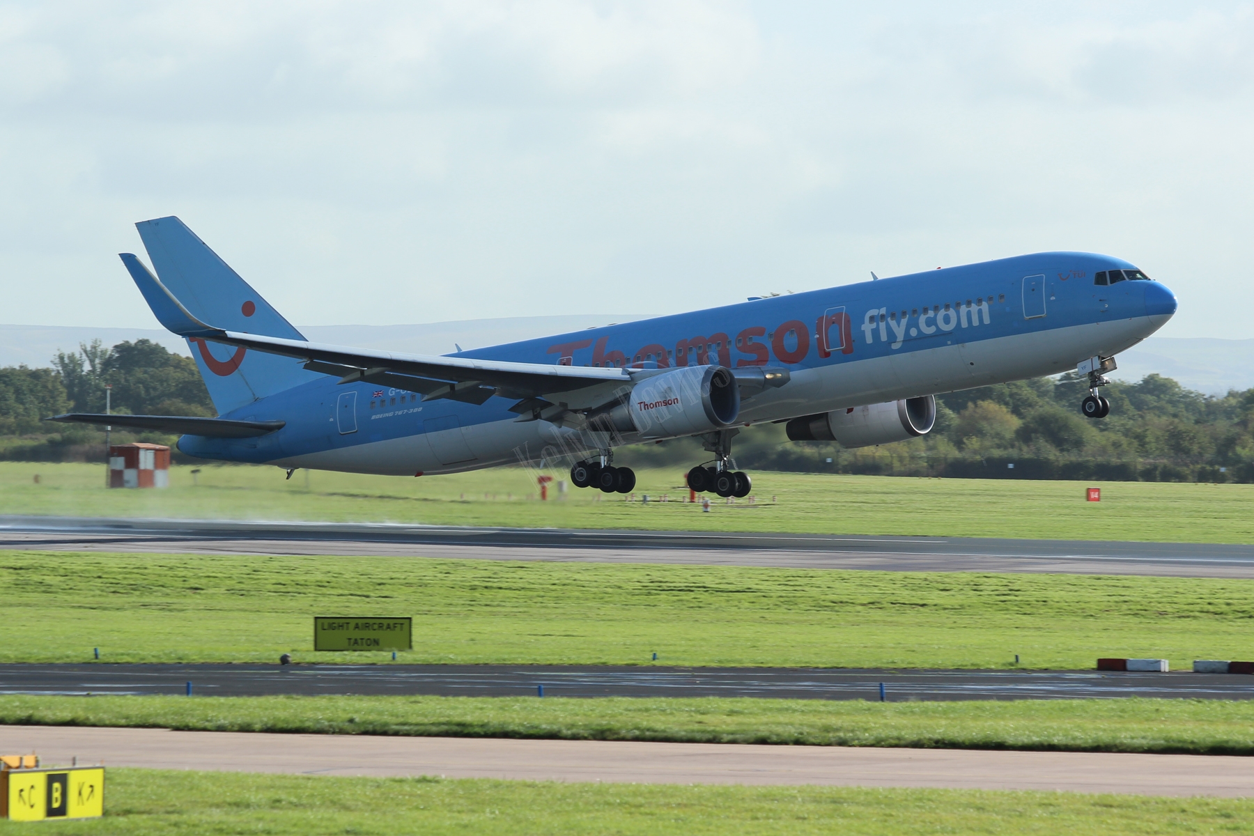 Thomson Airways 767 G-OBYF