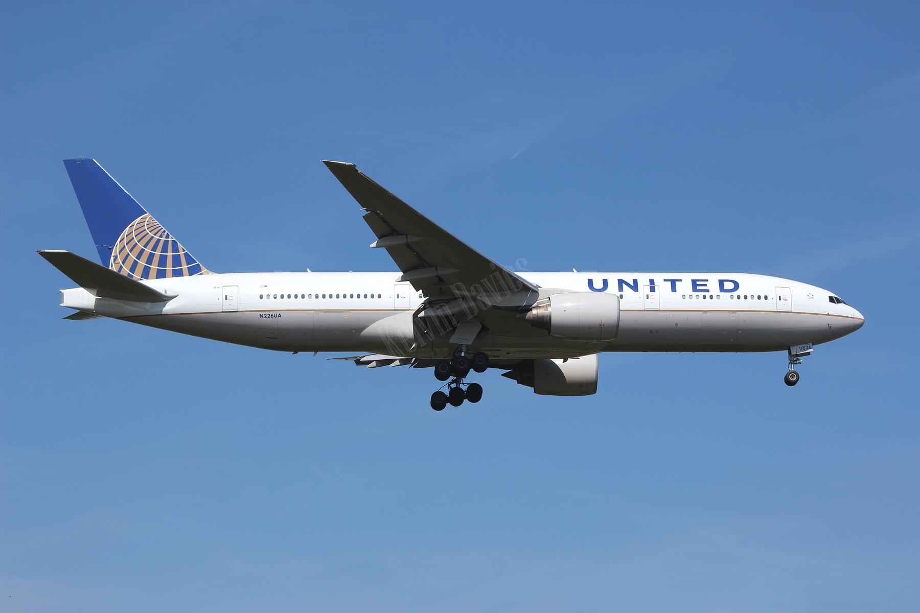 United Airlines 777 N226UA