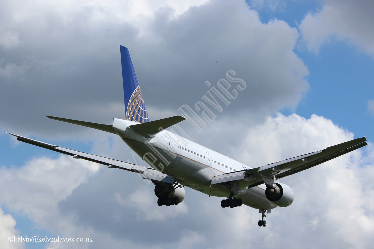 United Airlines 777 N228UA