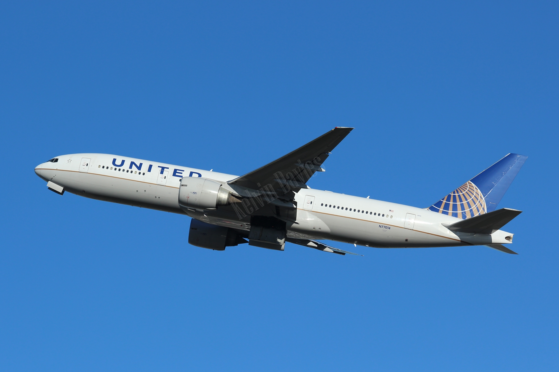United Airlines 777 N77014