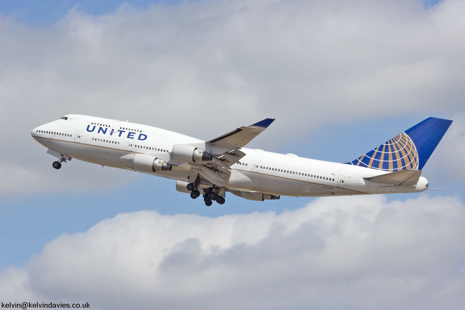 United Airlines 747 N107UA