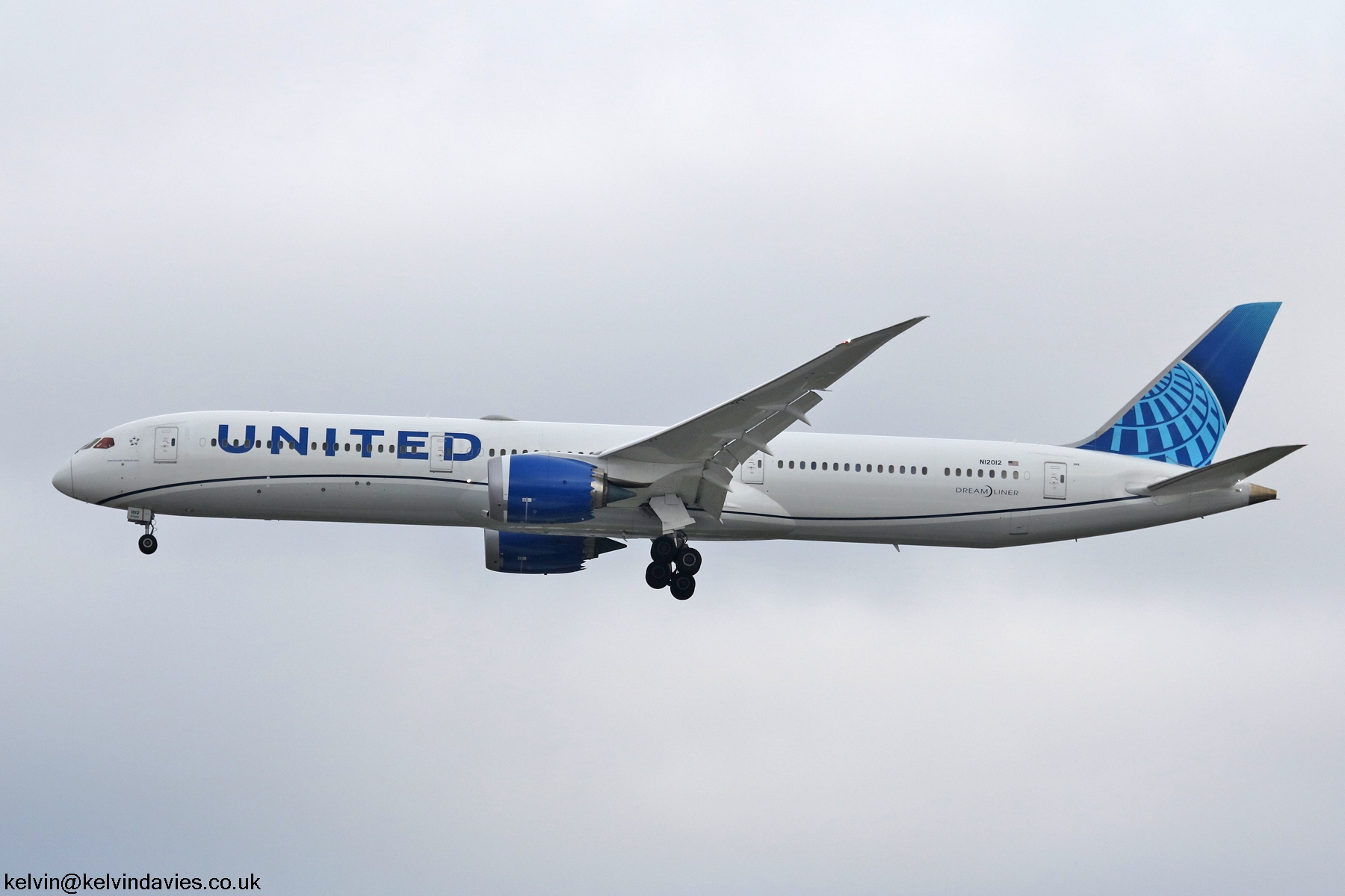 United Airlines 787 N12012