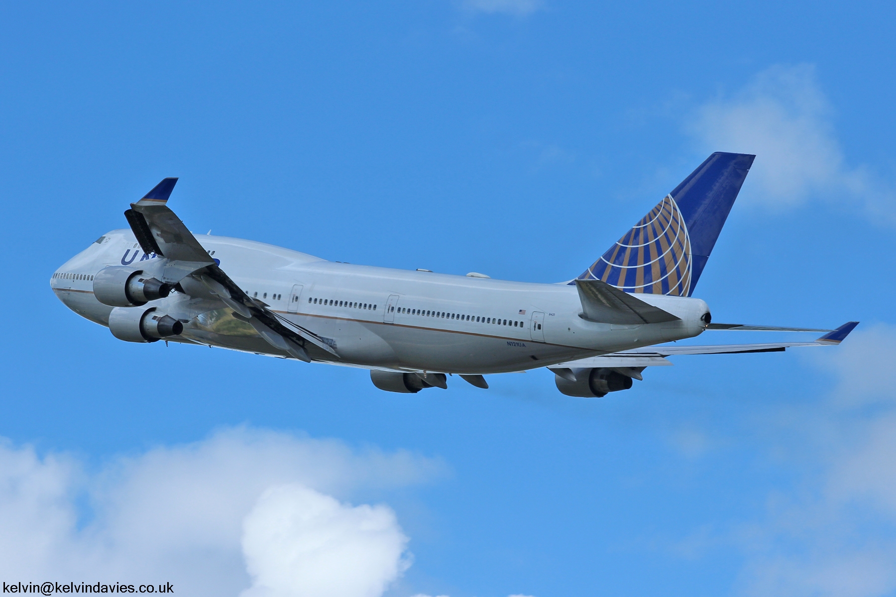 United Airlines 747 N121UA