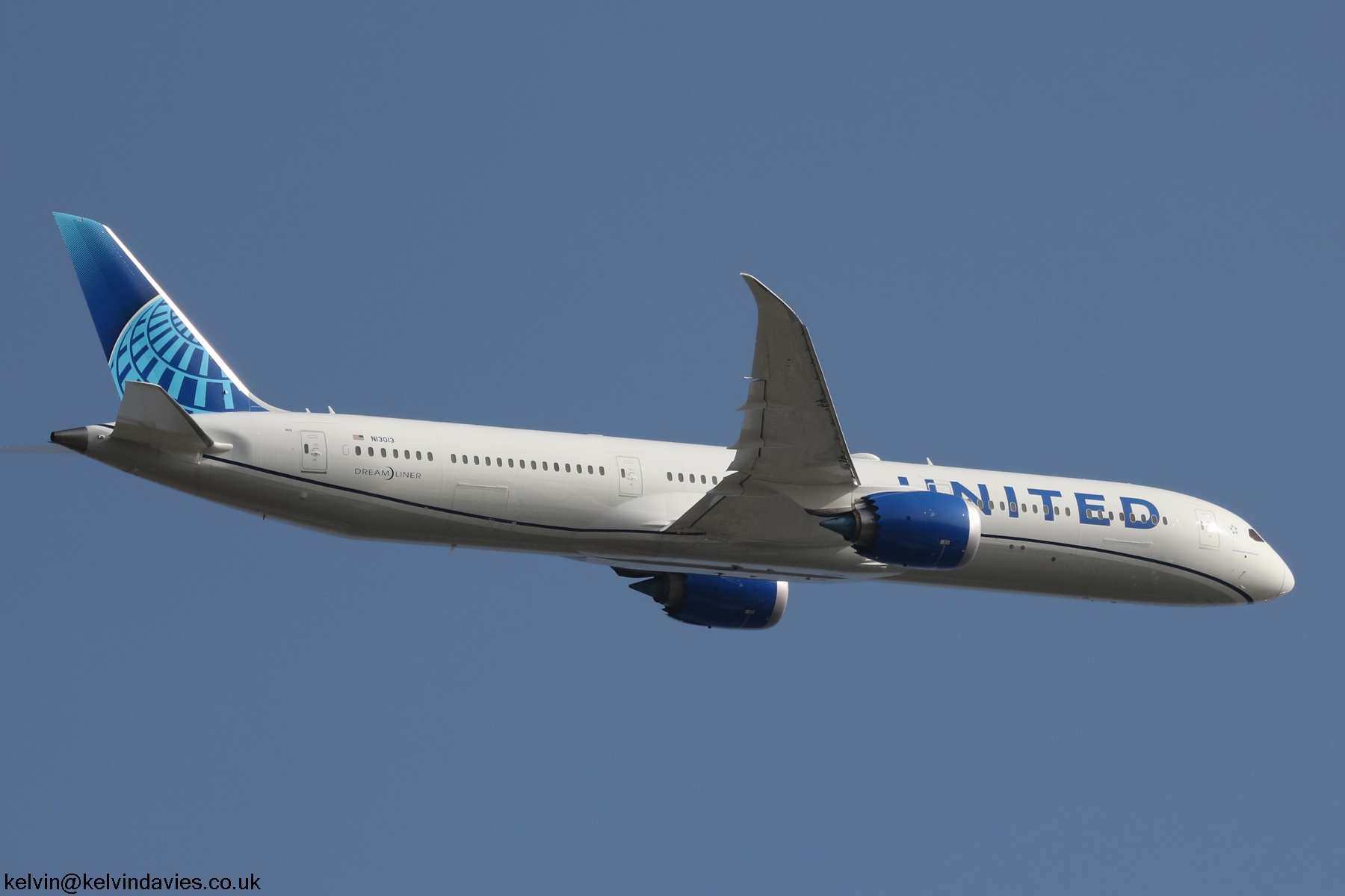 United Airlines 787 N13013