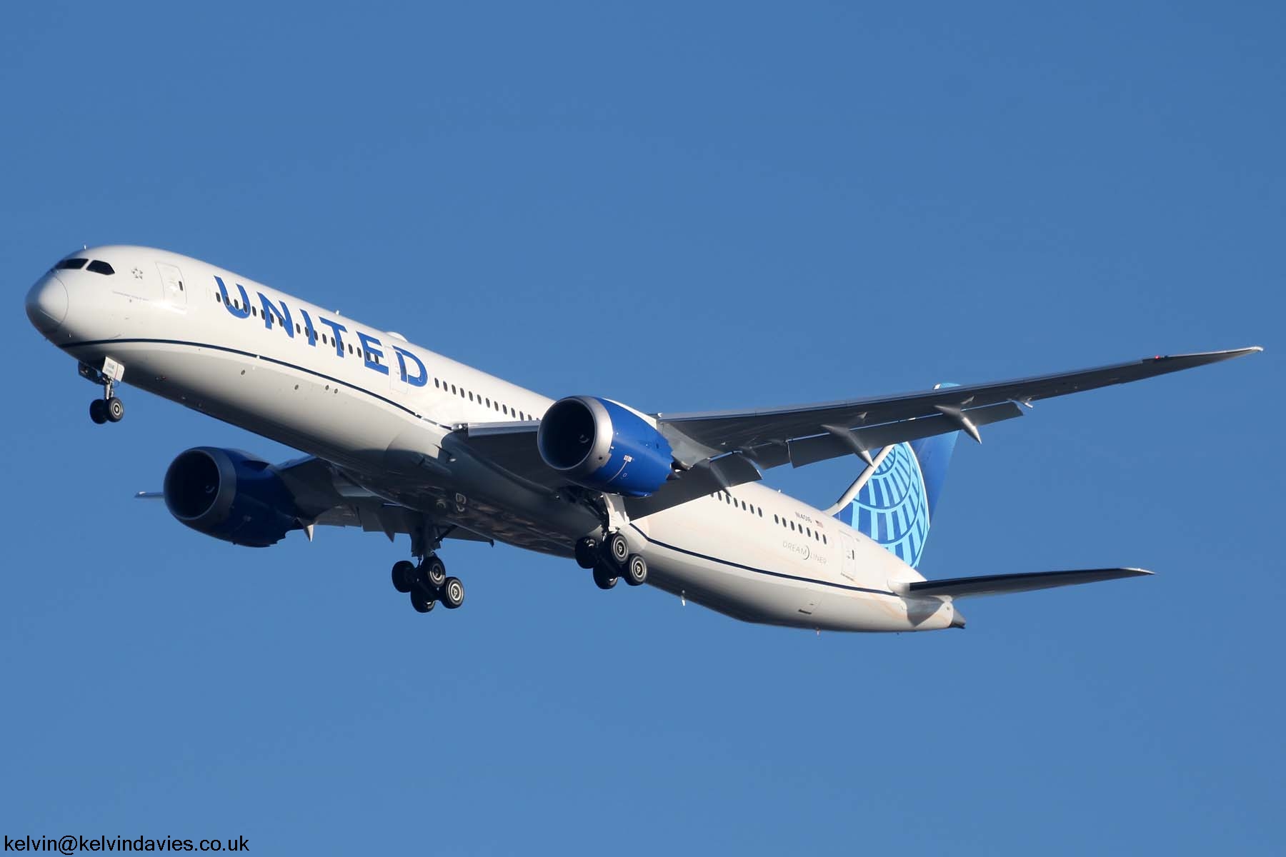 United Airlines 787 N14016