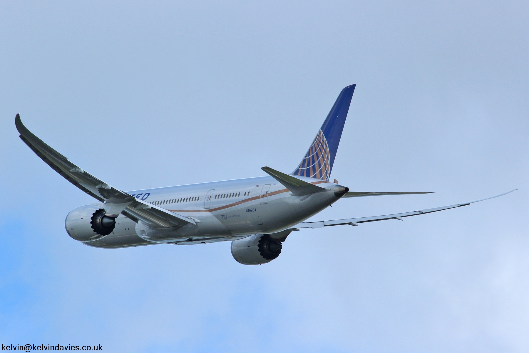 United Airlines 787 N20904
