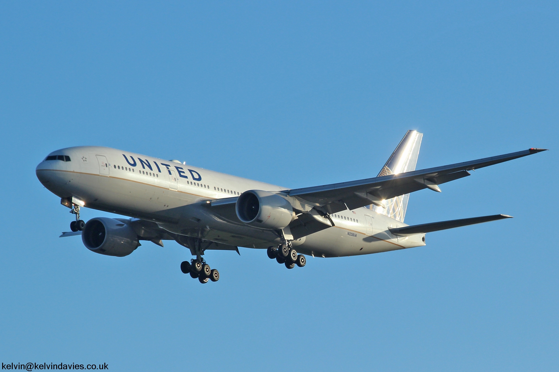 United Airlines 777 N228UA
