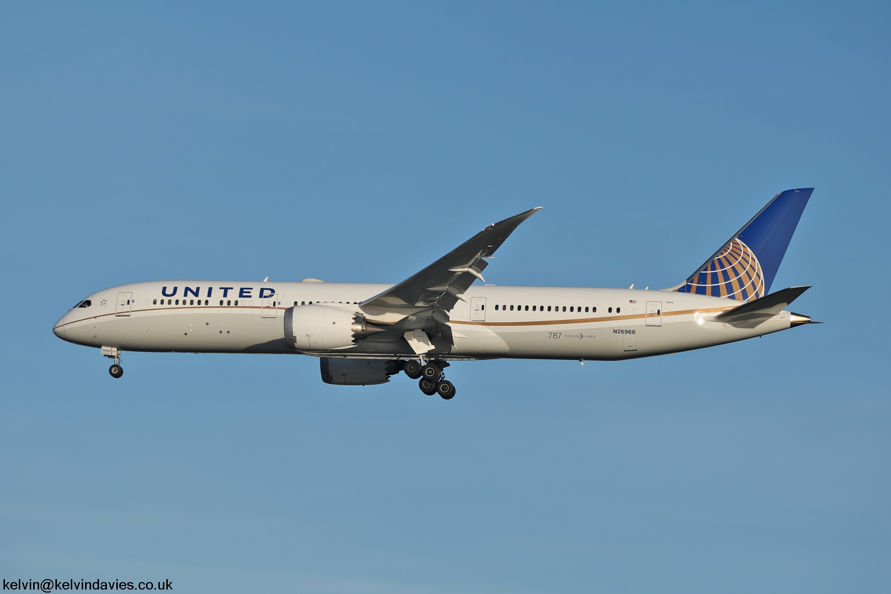 United Airlines 787 N26966