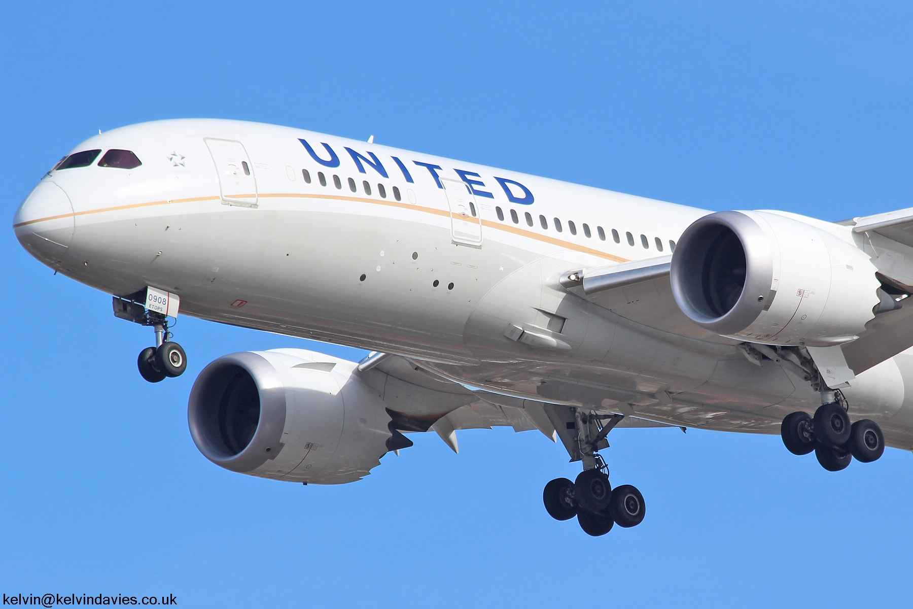 United Airlines 787 N27908