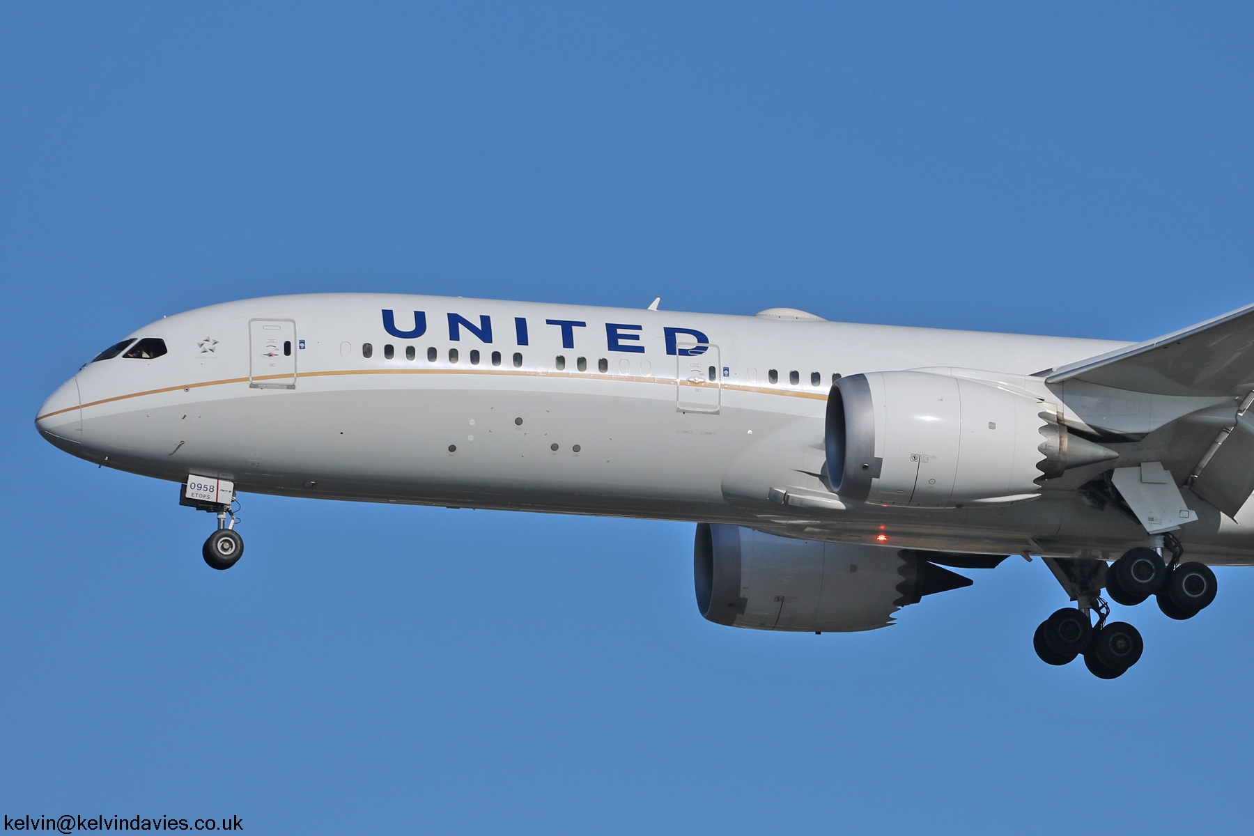 United Airlines 787 N27958